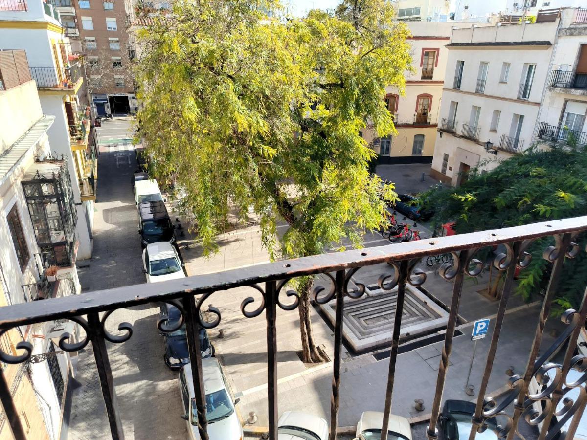 Pension Perez Montilla Севилья Экстерьер фото