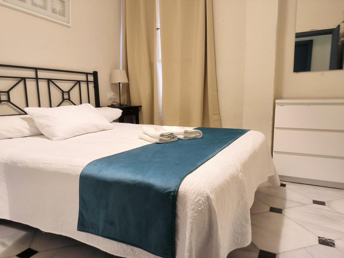 Pension Perez Montilla Севилья Экстерьер фото